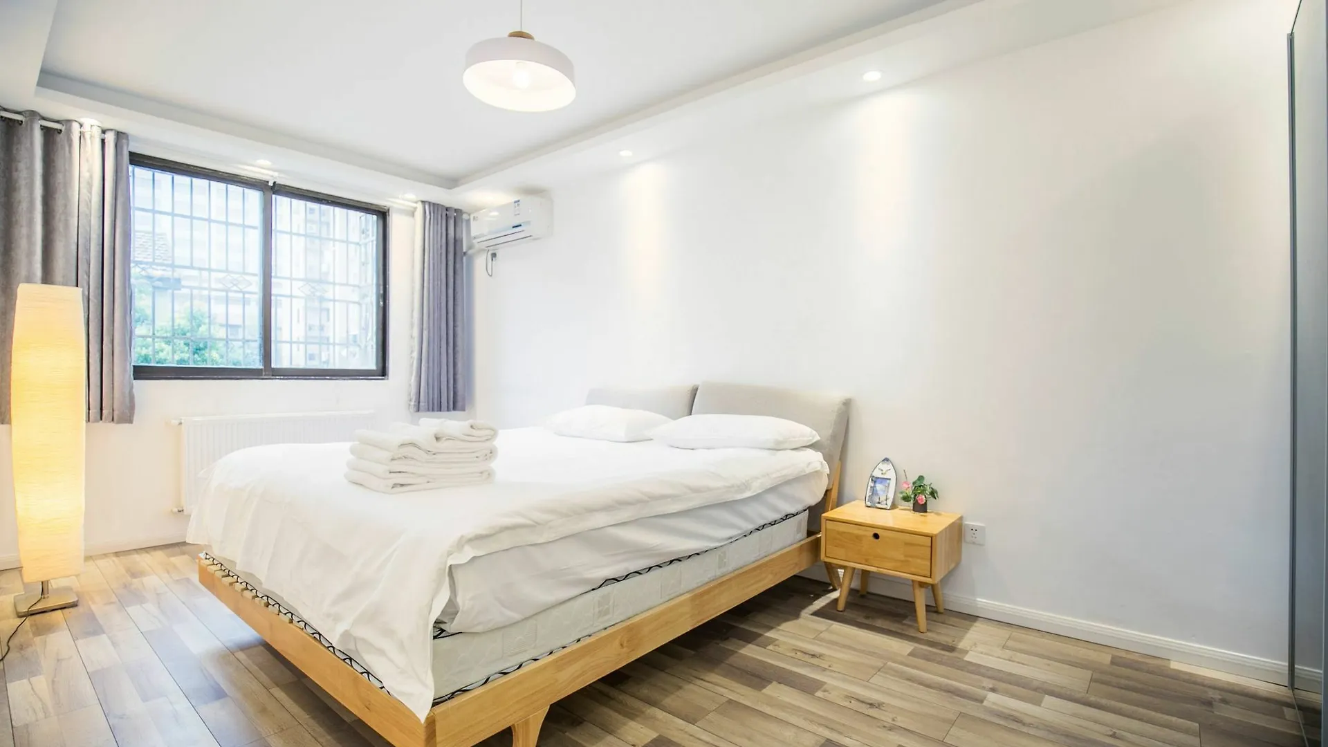 N2Haus Yanan West Road 4 Bedrooms Shanghái Apartamento