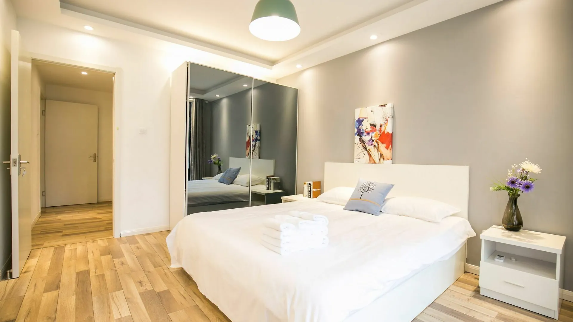 N2Haus Yanan West Road 4 Bedrooms Shanghái Apartamento