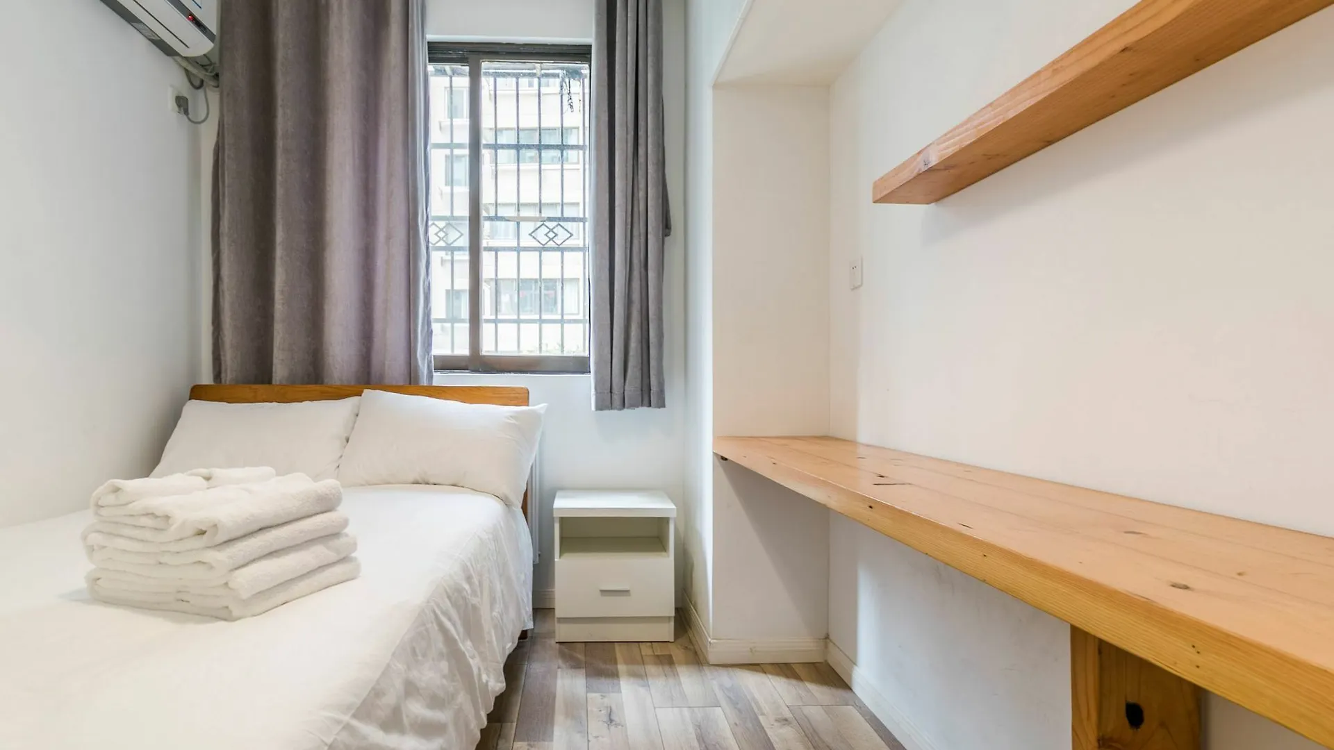 N2Haus Yanan West Road 4 Bedrooms Shanghái China
